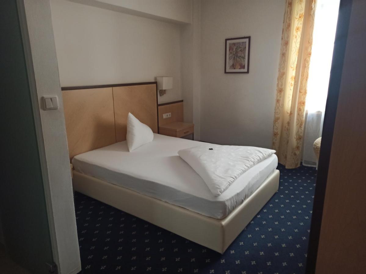 Hotel Goldener Stern Caldaro Esterno foto
